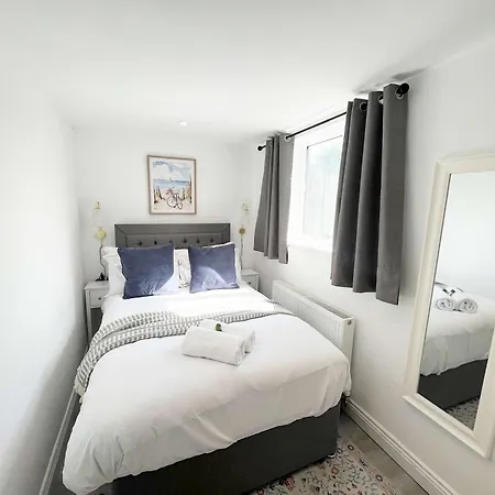 Two Bedroom First Floor Flat In Redland Lägenhet *