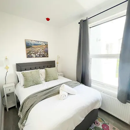 Two Bedroom First Floor Flat In Redland * Bristol