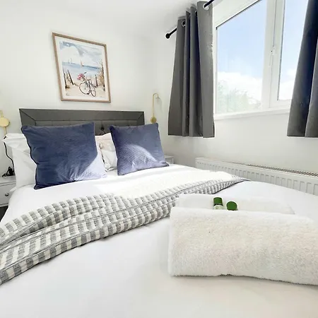 Two Bedroom First Floor Flat In Redland Bristol